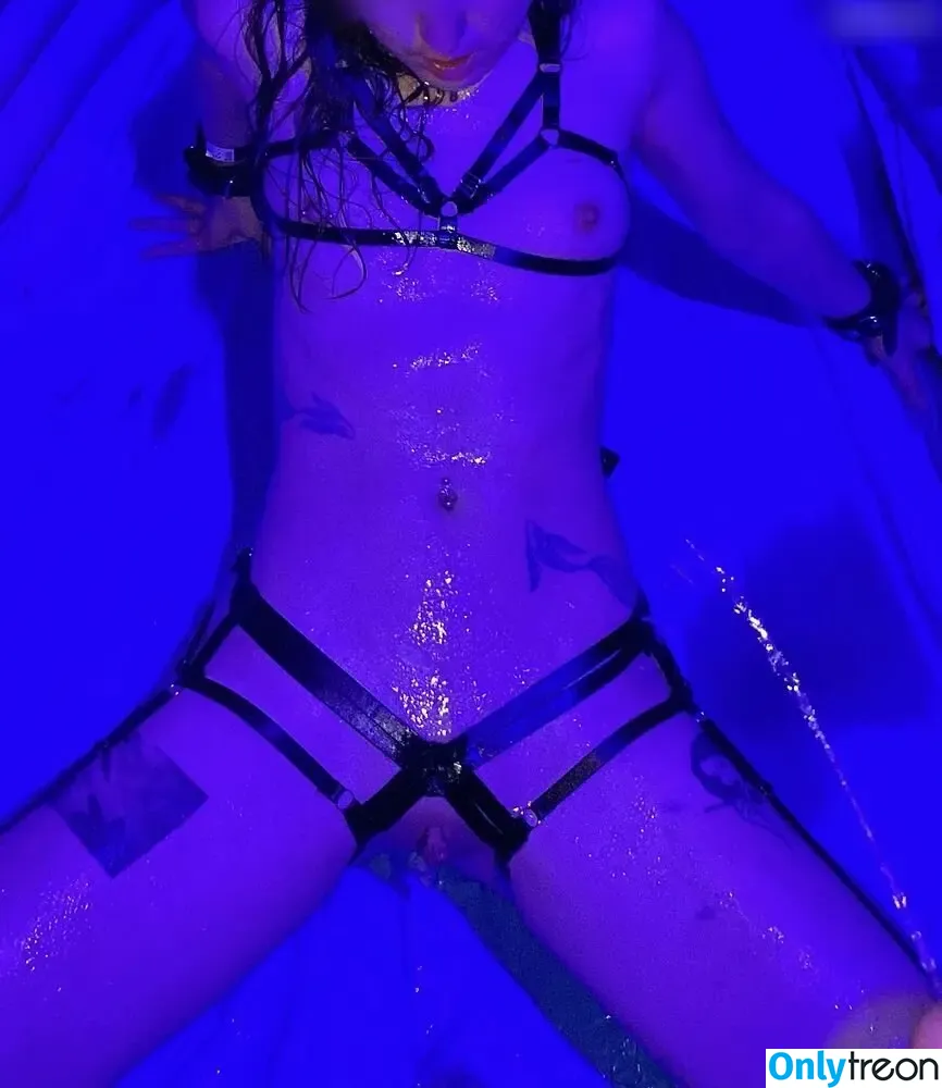 Demonora голая photo #0002 (Demonora)