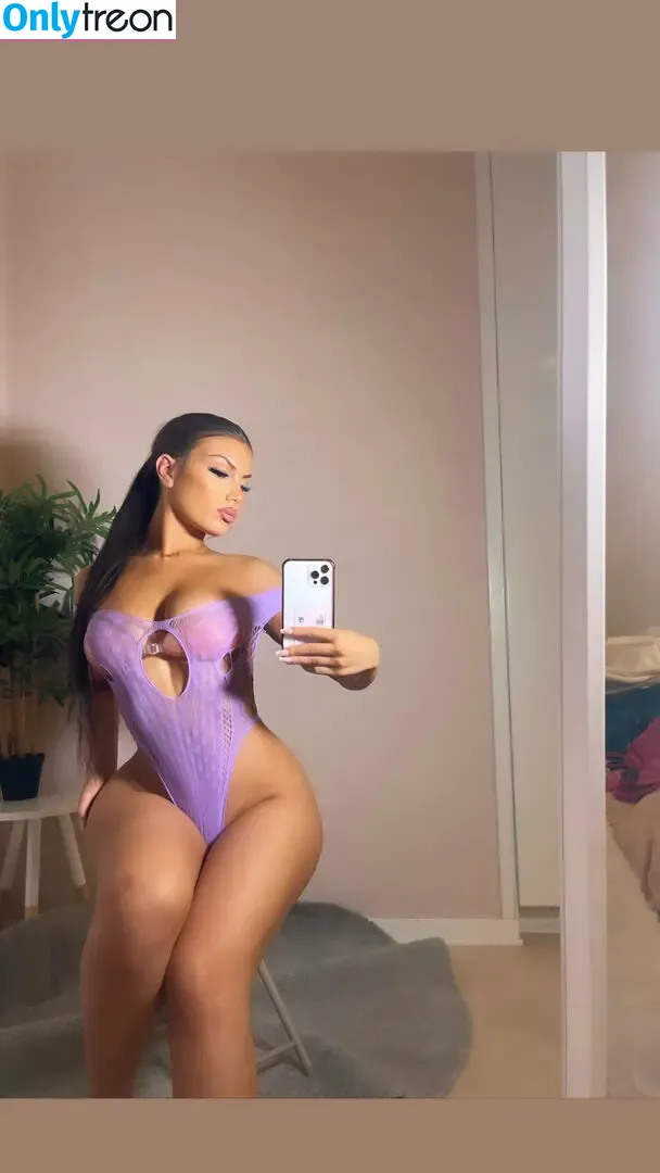 denicemelinn nude photo #0047 (denicemelinn)