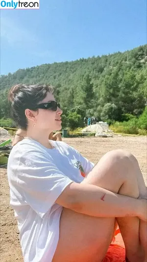 Deniz Bağdaş / denizbagdas nude photo #0007