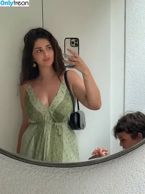Deniz Bağdaş / denizbagdas nude photo #0040