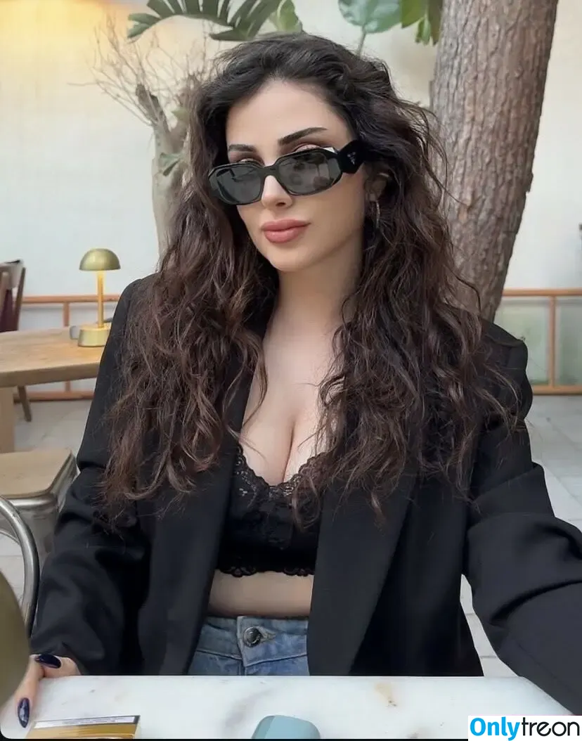 Deniz Bağdaş nude photo #0005 (denizbagdas)