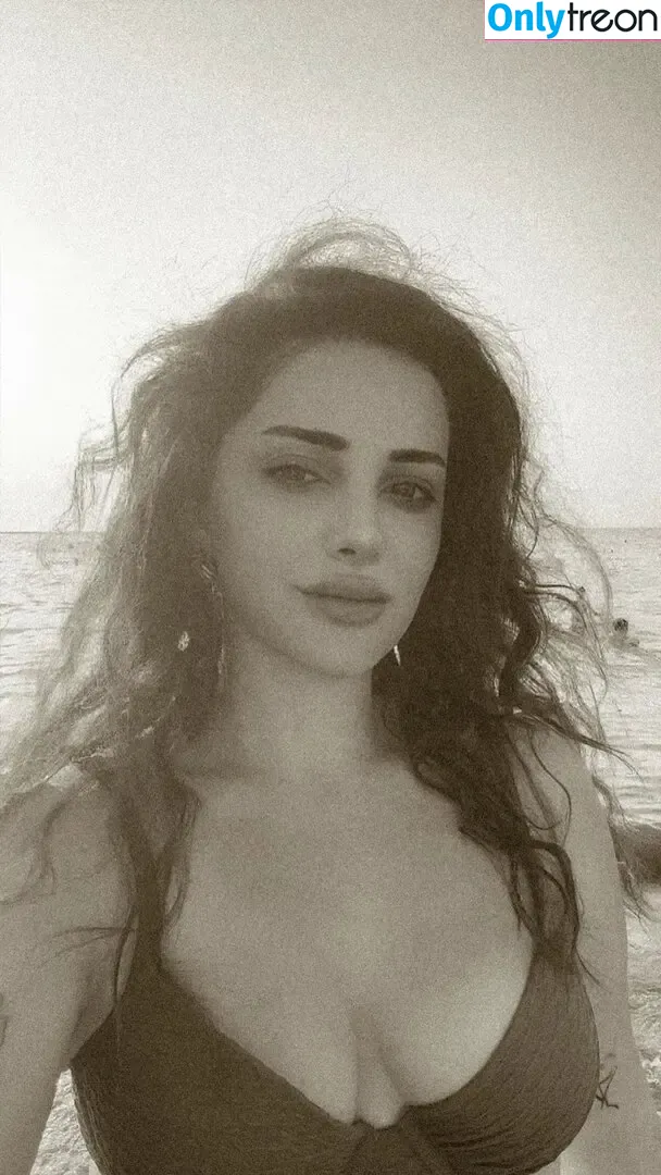 Deniz Bağdaş nude photo #0033 (denizbagdas)