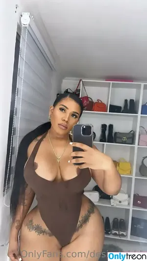 Desirethhhh / Desireth Santamaría / desirethhhh_ nude photo #0001