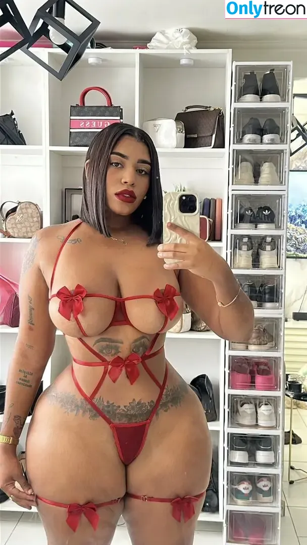 Desirethhhh nude photo #0014 (Desireth Santamaría / desirethhhh_)