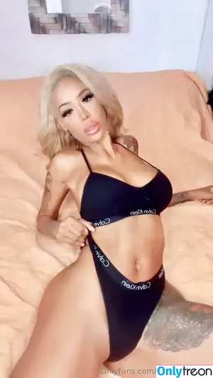  nude photo #0001