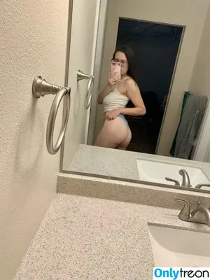 Destinyannn / desannxoxo / destinyannnxoxo nude photo #0040
