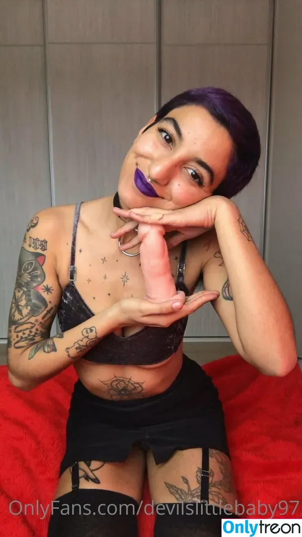 devilslittlebaby97 nude photo #0002 (lilthugbaby)