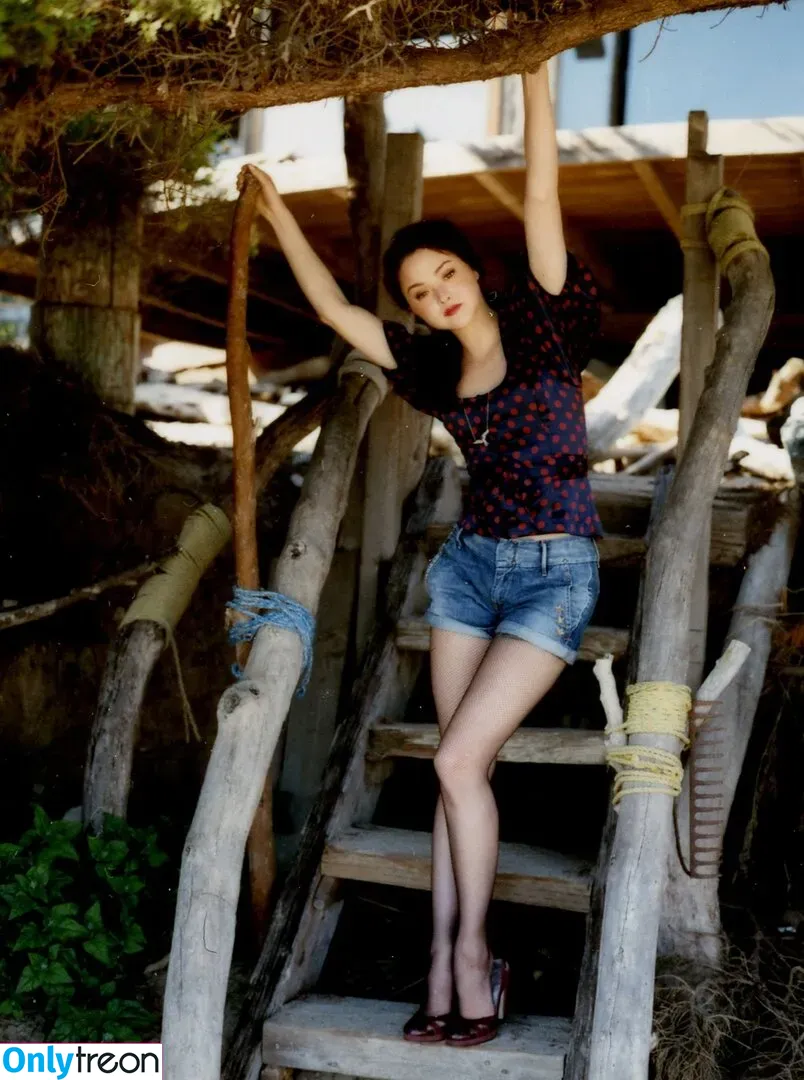 Devon Aoki nude photo #0022 (devonaoki)