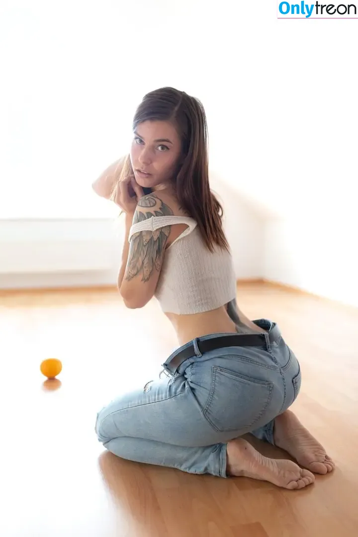 Dexia nude photo #0010 (dex_ter_is_ / iamdexia / iamdexia2)