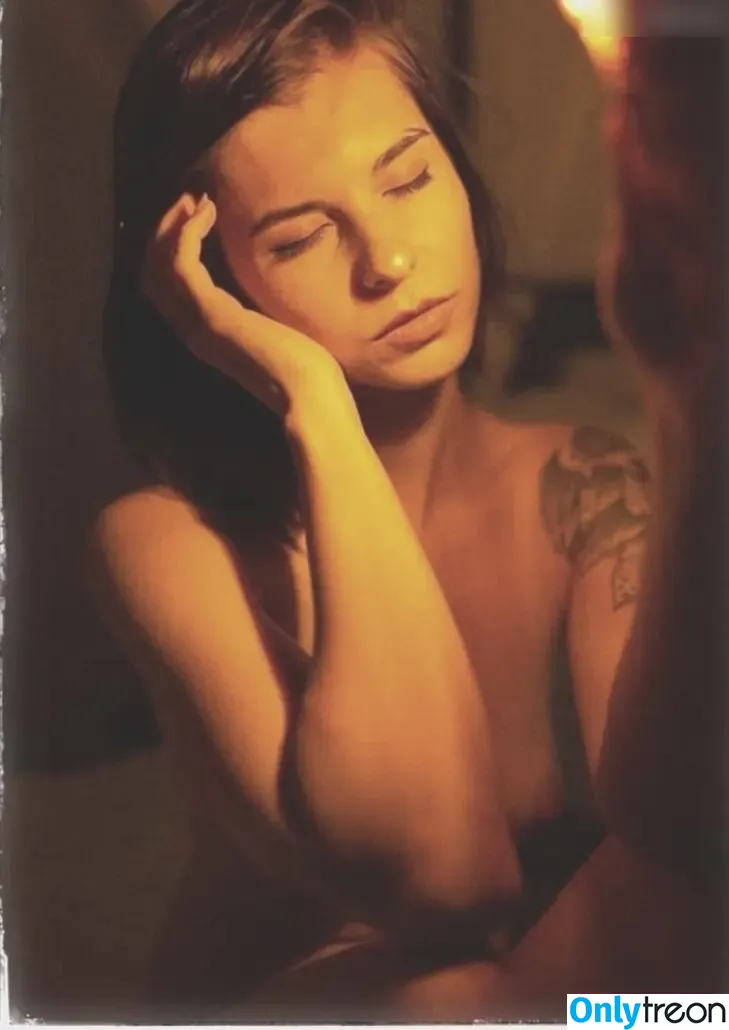 Dexia nude photo #0068 (dex_ter_is_ / iamdexia / iamdexia2)