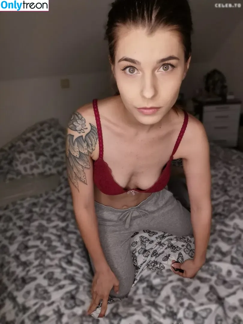 Dexia nude photo #0201 (dex_ter_is_ / iamdexia / iamdexia2)