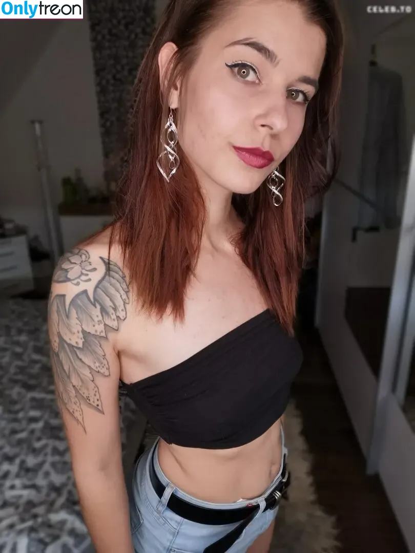 Dexia nude photo #0287 (dex_ter_is_ / iamdexia / iamdexia2)
