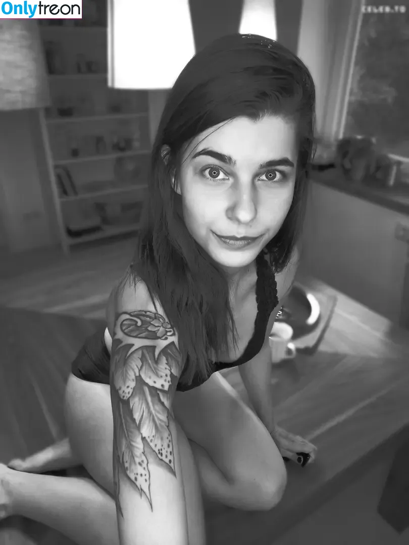 Dexia nude photo #0333 (dex_ter_is_ / iamdexia / iamdexia2)
