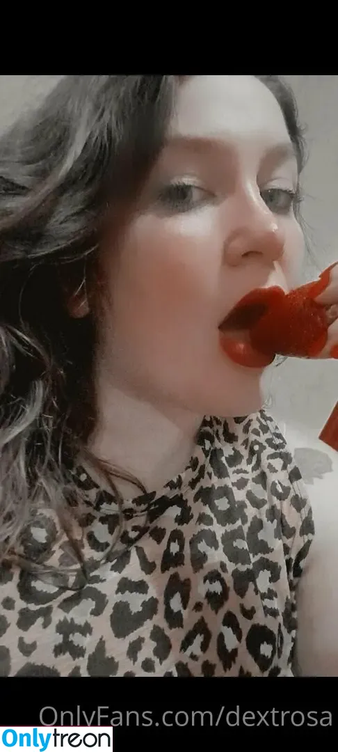 dextrosa nude photo #0012 (dddextrosa)