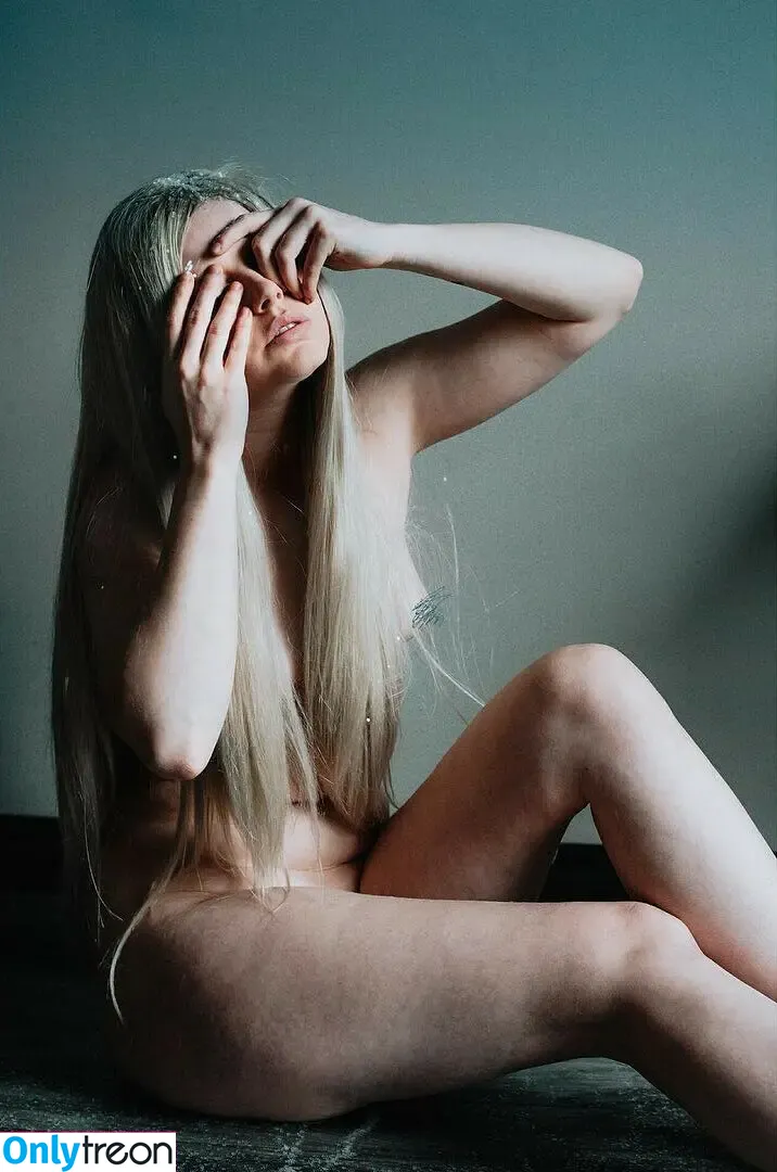 Deziree DeGroot nude photo #0045 (deziree_d)