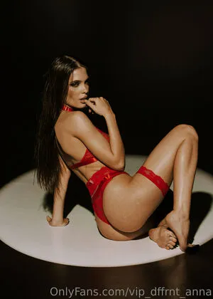 dffrnt_anna / Anna Penzes фото голая #0051