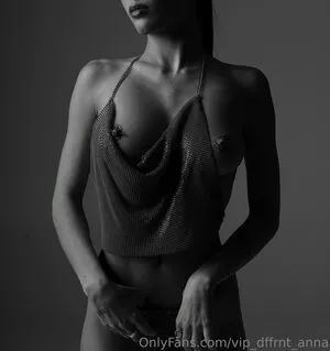 dffrnt_anna / Anna Penzes фото голая #0092