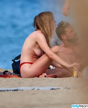 Diana Vickers / dianavickersofficial nude photo #0356