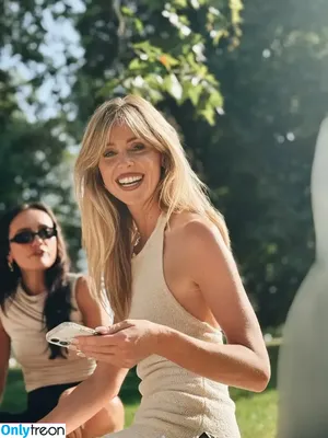 Diana Vickers / dianavickersofficial nude photo #0371