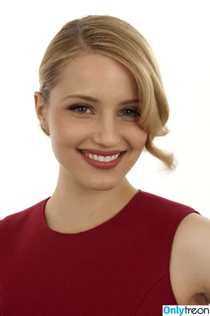 Dianna Agron голая photo #0002 (diannaagron)