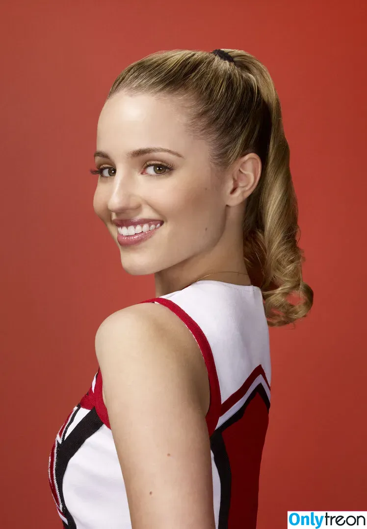 Dianna Agron голая photo #0004 (diannaagron)