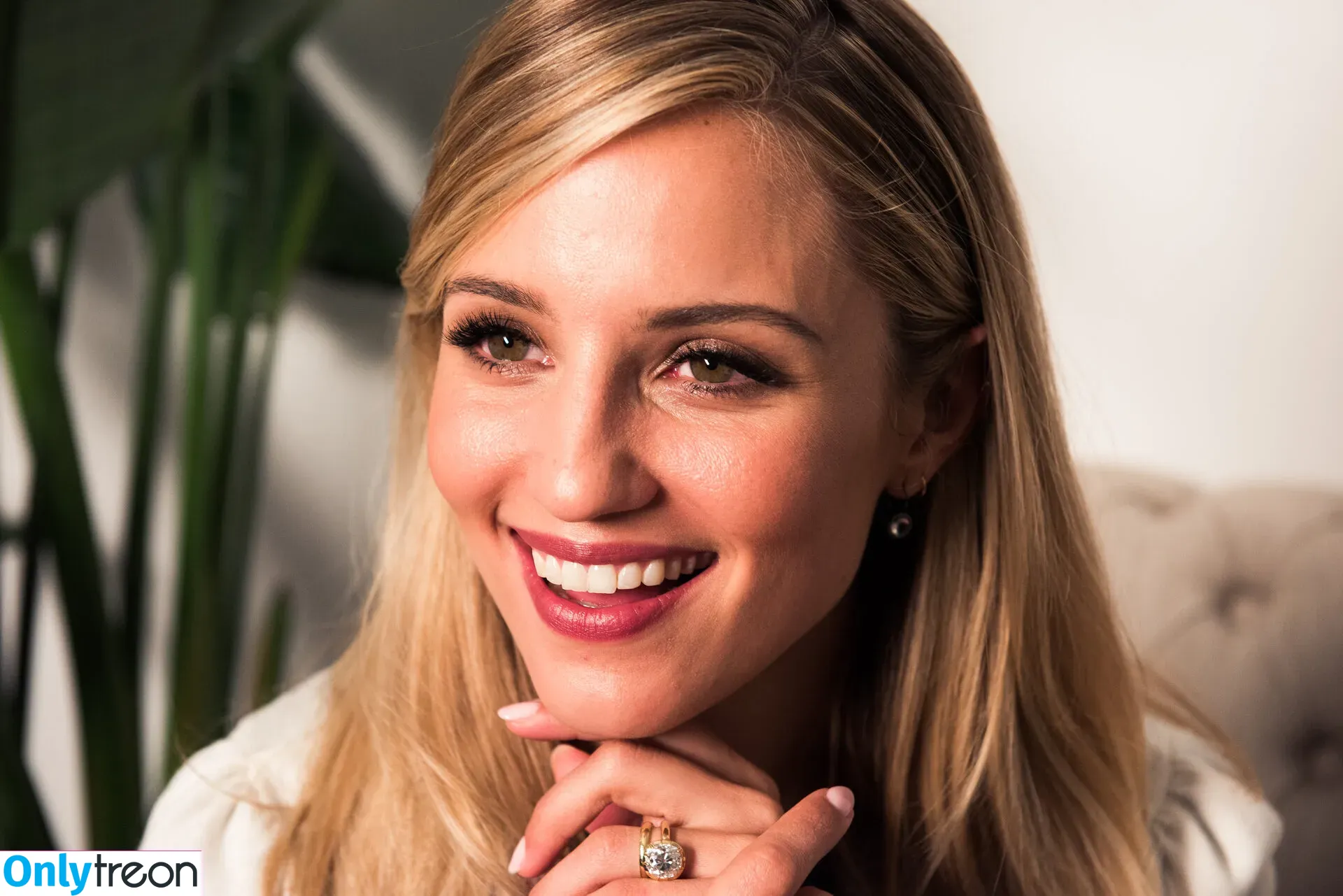 Dianna Agron голая photo #0015 (diannaagron)