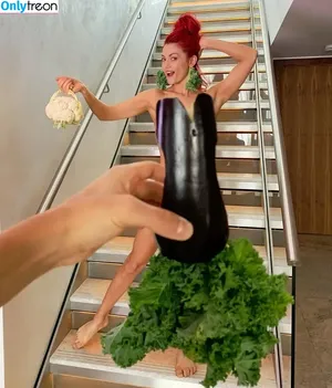 Dianne Buswell / diannebuswell nude photo #0019