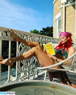Dianne Buswell / diannebuswell nude photo #0032