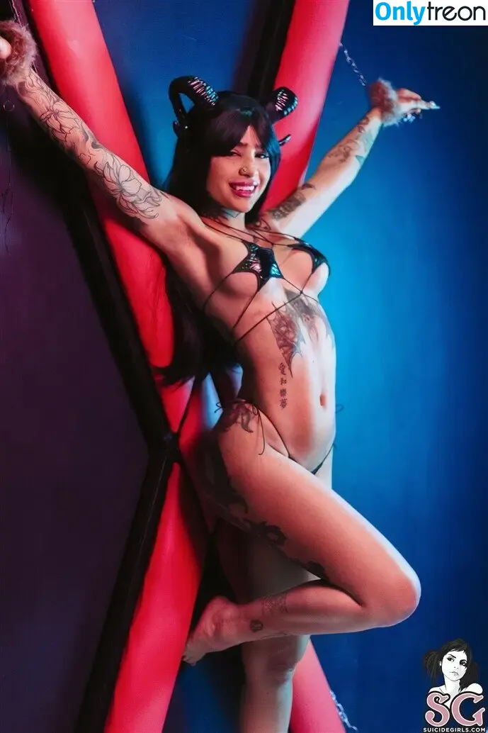 Diavlo Lilith nude photo #0038 (diavloolilith)