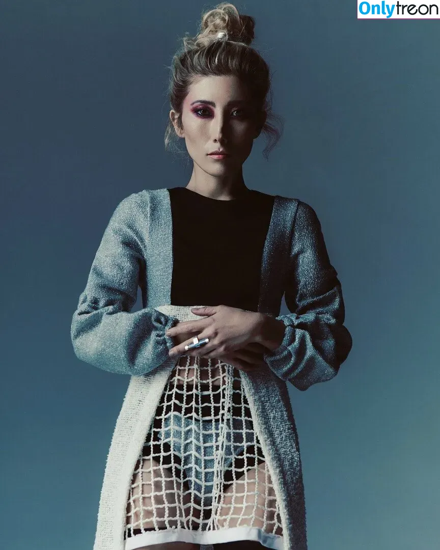 Dichen Lachman голая photo #0093 (dichenlachman)