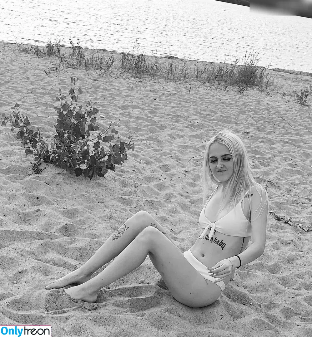 Dieamy nude photo #0021 (Dieamy_)