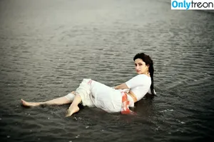 Diksha J Singh / dikshajsingh фото голая #0056