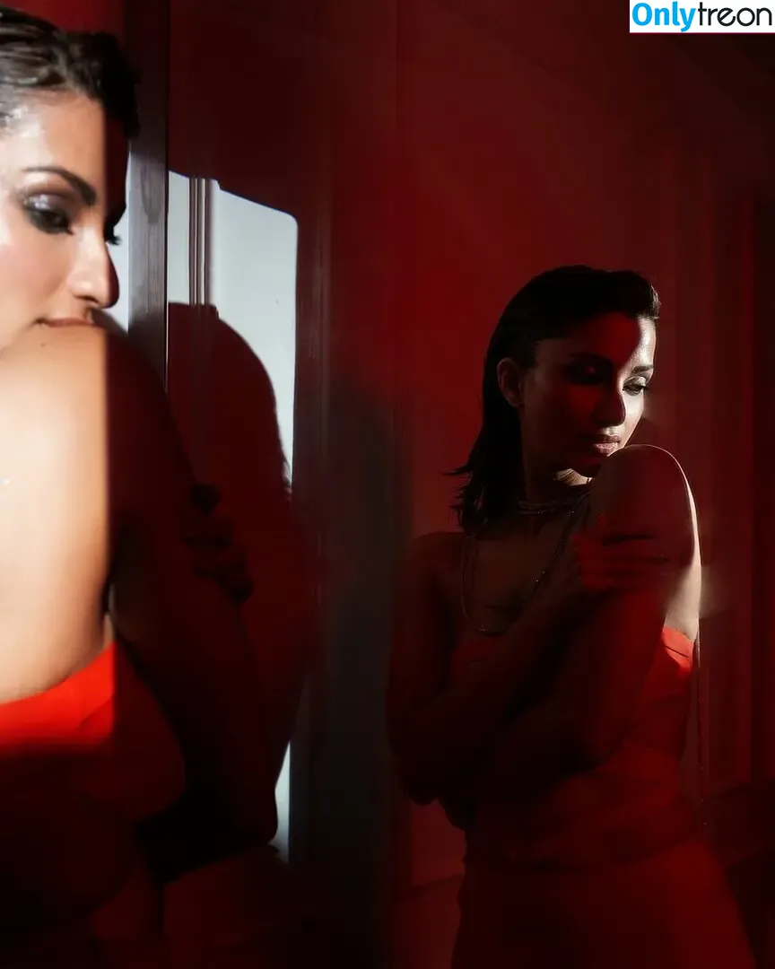 Diksha J Singh nude photo #0030 (dikshajsingh)