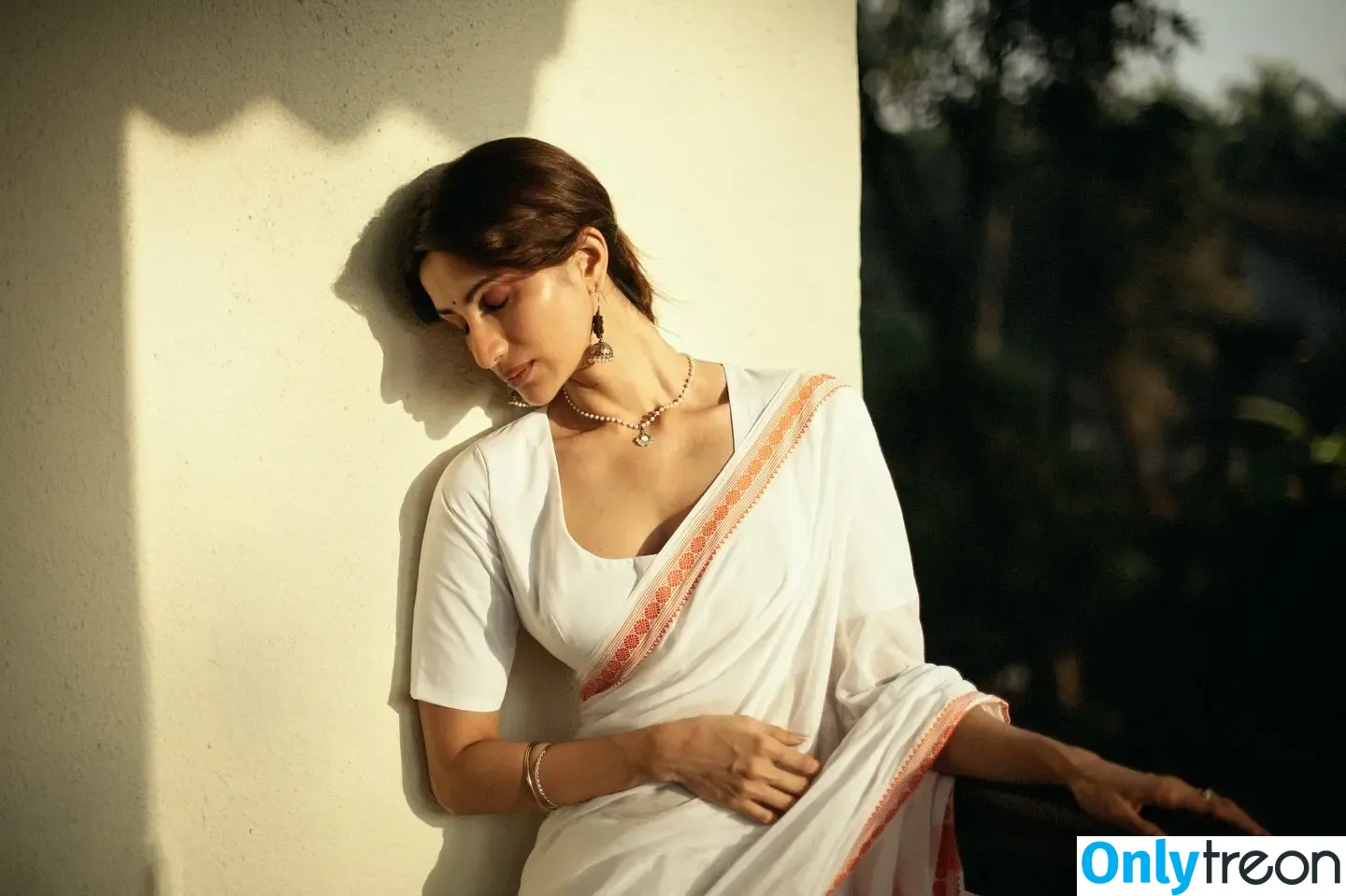 Diksha J Singh голая photo #0057 (dikshajsingh)