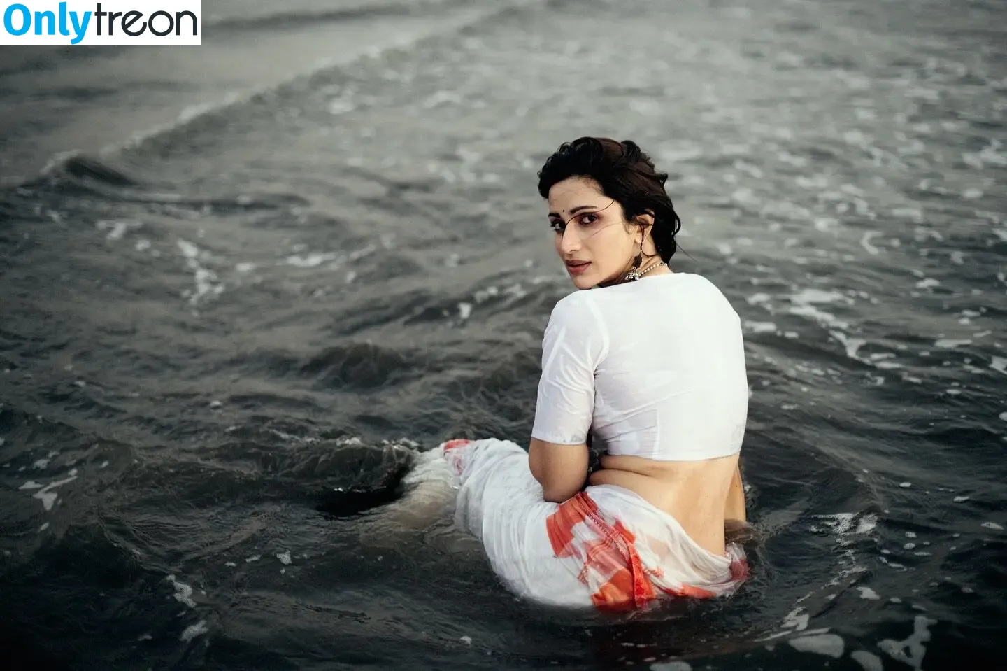 Diksha J Singh nude photo #0064 (dikshajsingh)