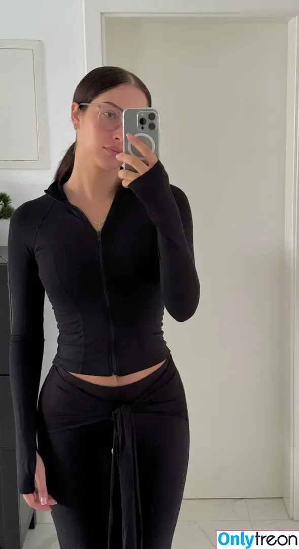 Dilara Hava Tunç nude photo #0020 (Dilara Hava Tunç)