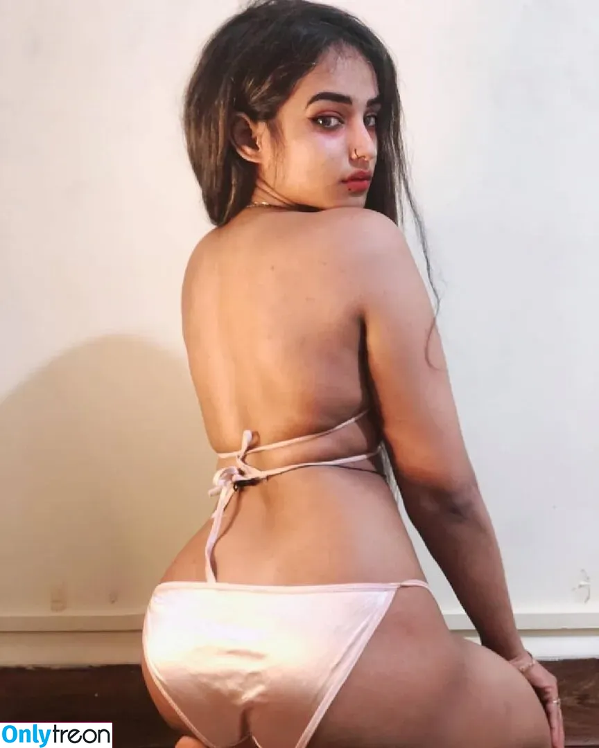 Dilnoor Aka nude photo #0005 (official_dilnoor_ / zosiaa_24)