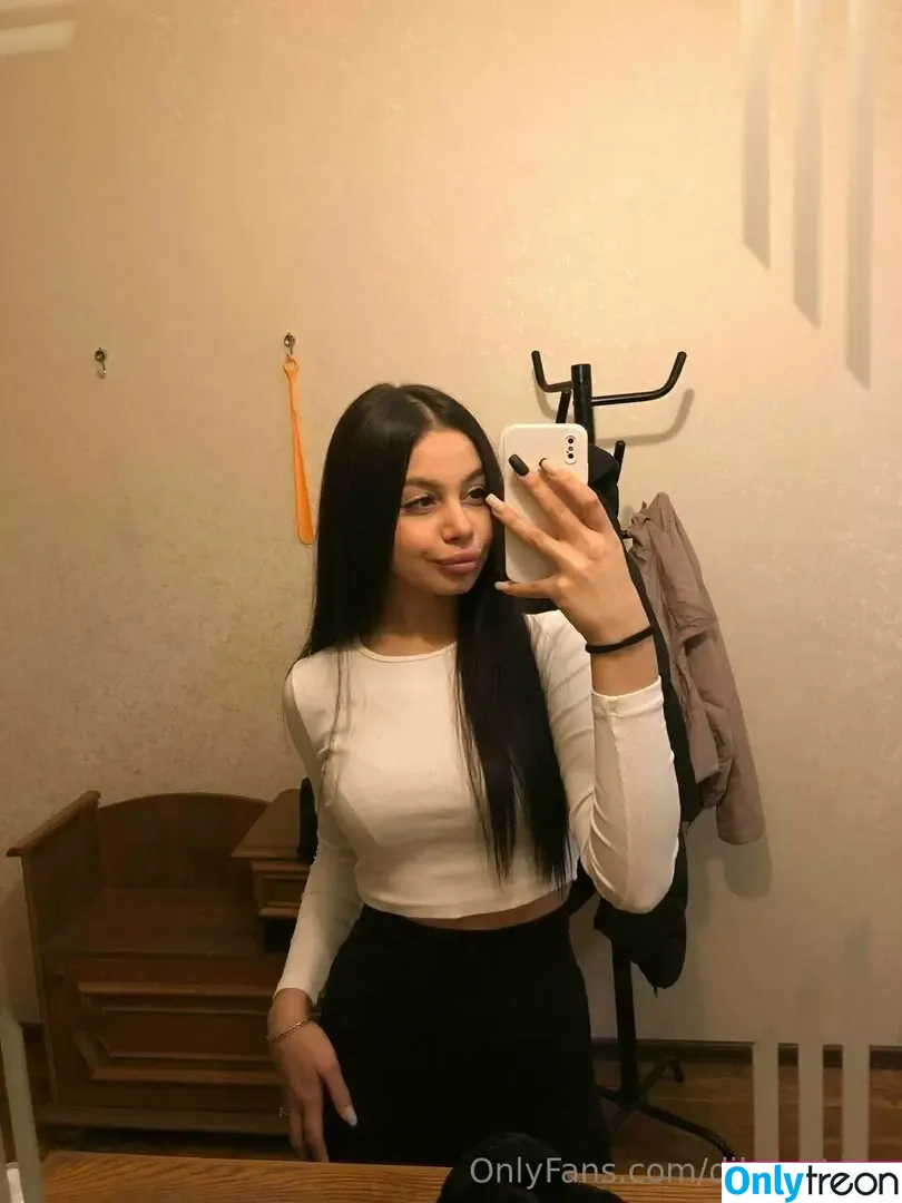 dilya_cherry nude photo #0004 (divycherry)