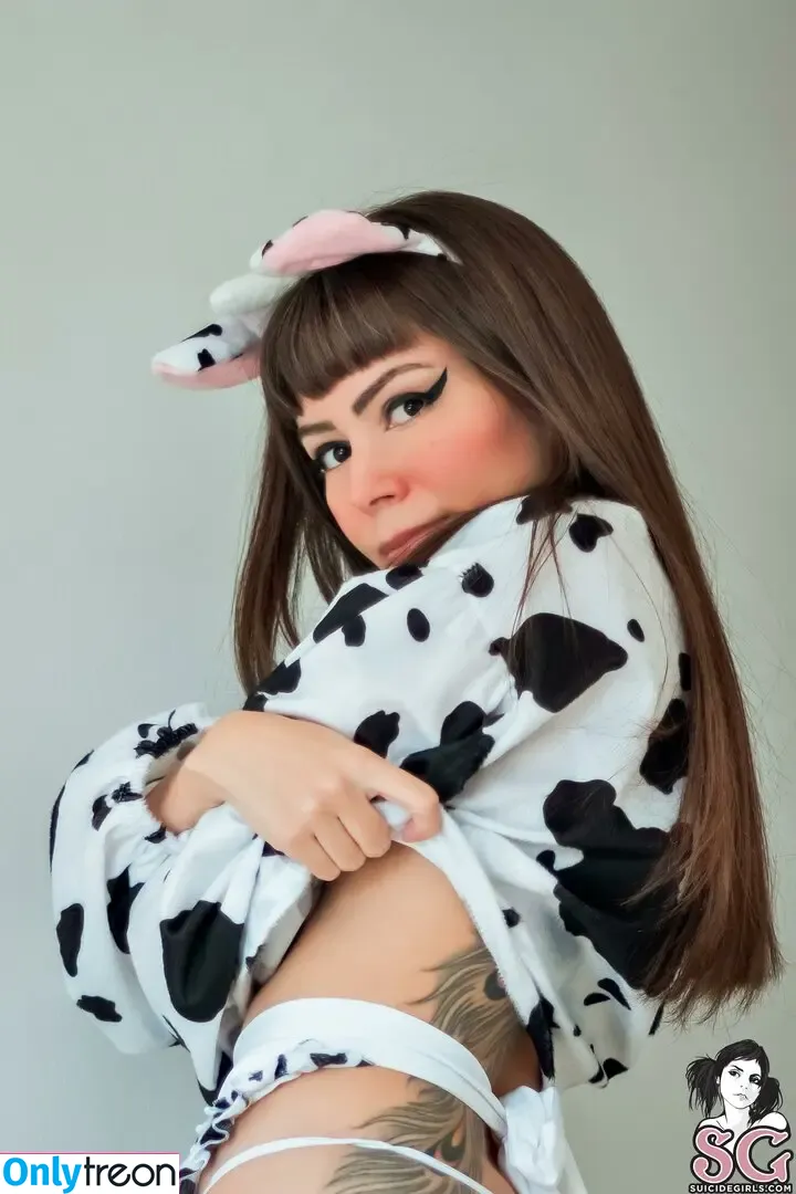 Dinhasun nude photo #0004 (dinhafun)