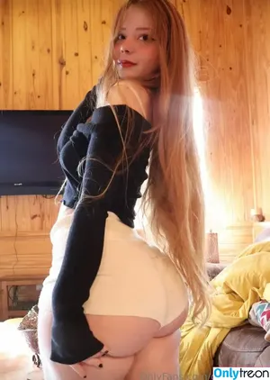 Diovana Konigsreuter / diokonigsreuter / diovanakoni nude photo #1190