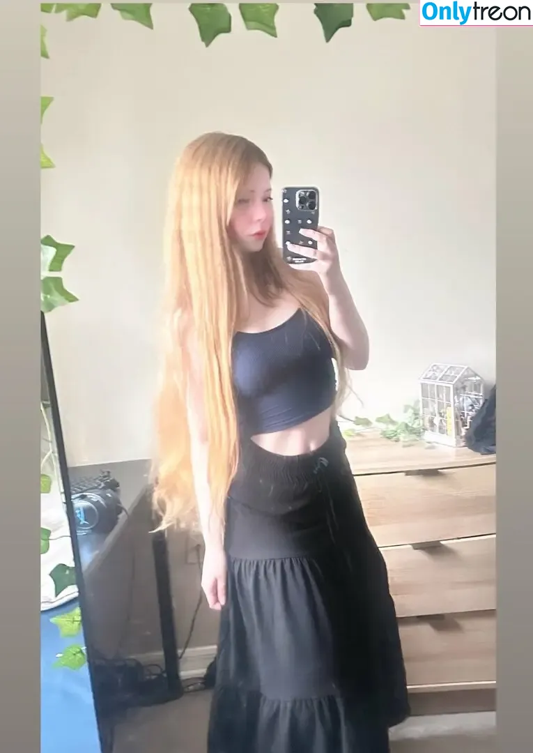Diovana Konigsreuter nude photo #1160 (diokonigsreuter / diovanakoni)