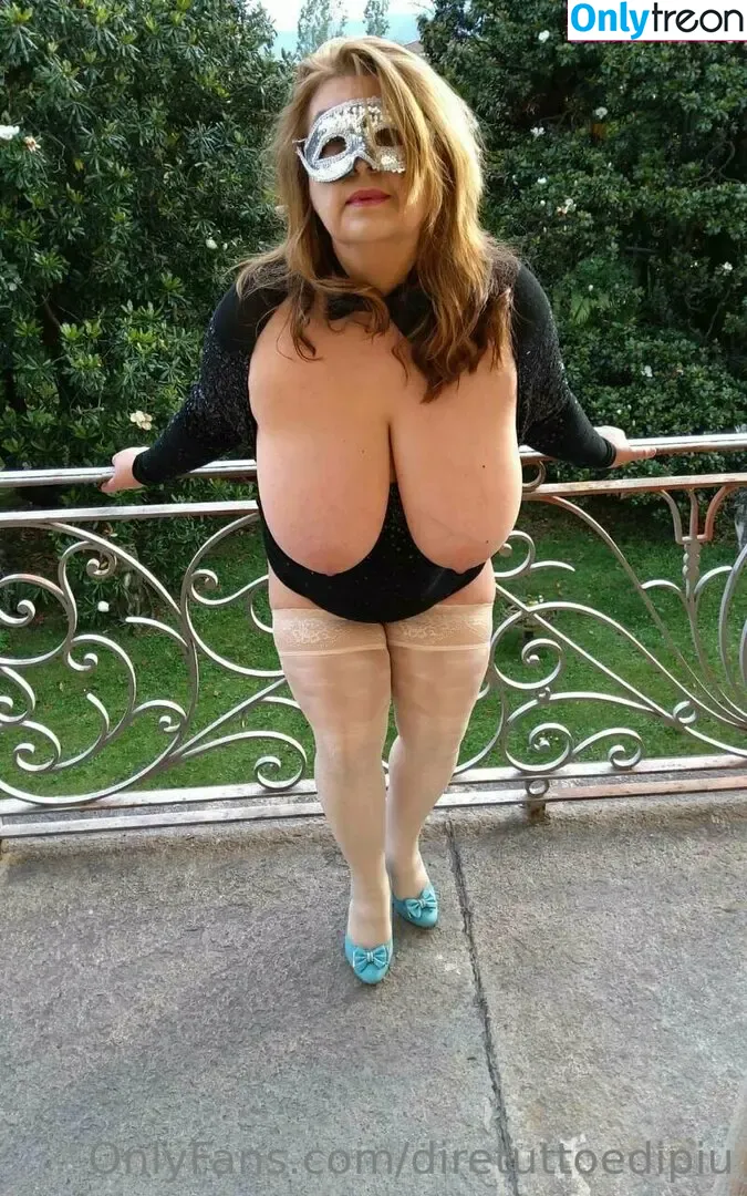 diretuttoedipiu nude photo #0120 (diretuttoedipiu)