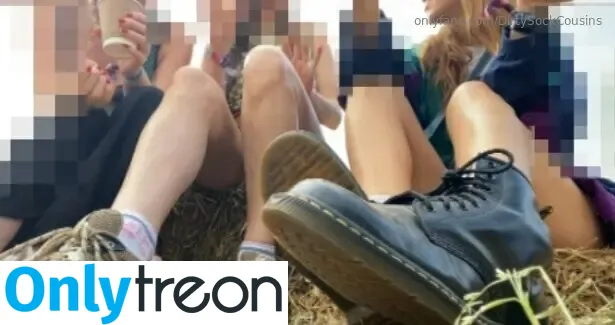Dirtysockcousins nude photo #0037 (dirtysnowqueen_)