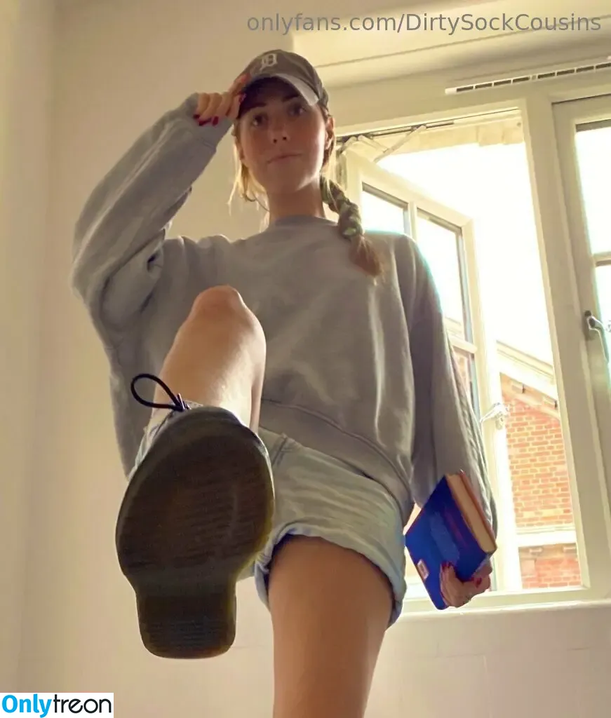 Dirtysockcousins nude photo #0065 (dirtysnowqueen_)