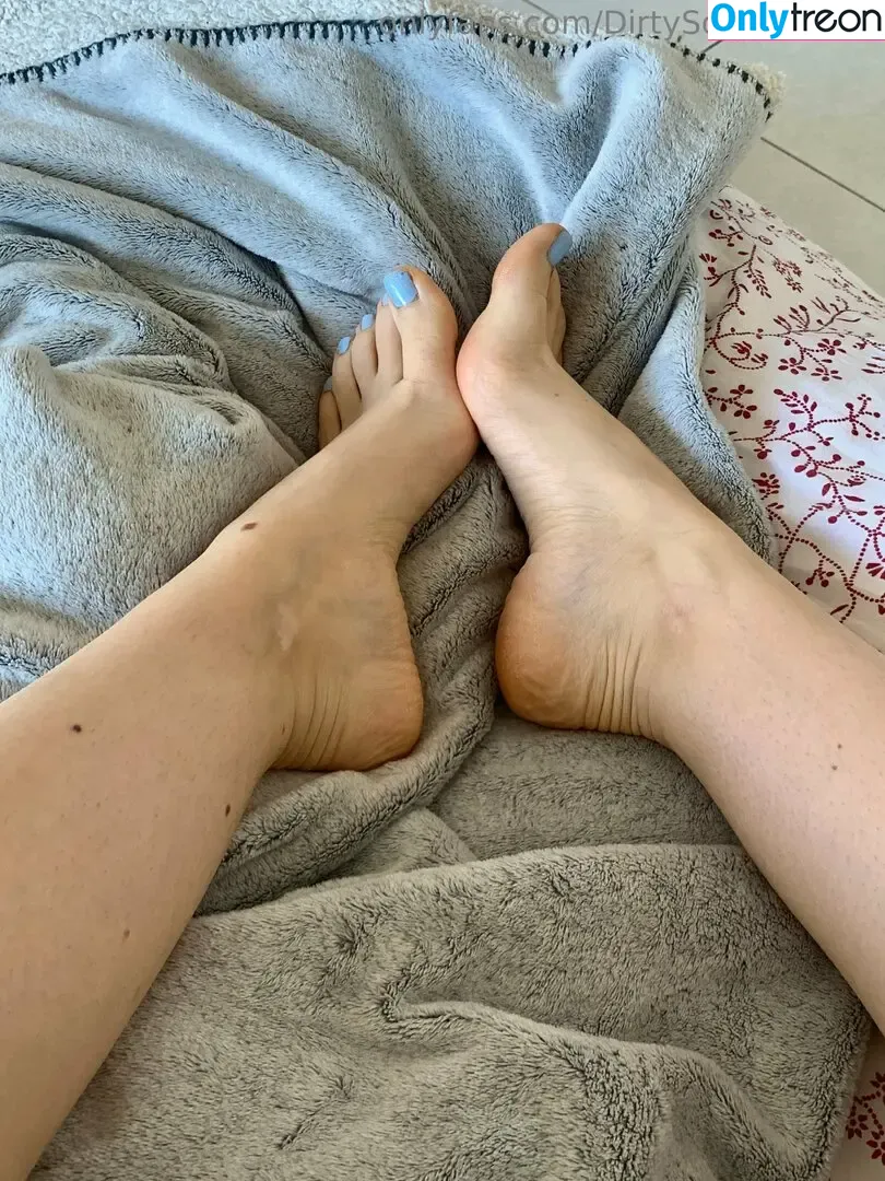 Dirtysockcousins nude photo #0092 (dirtysnowqueen_)