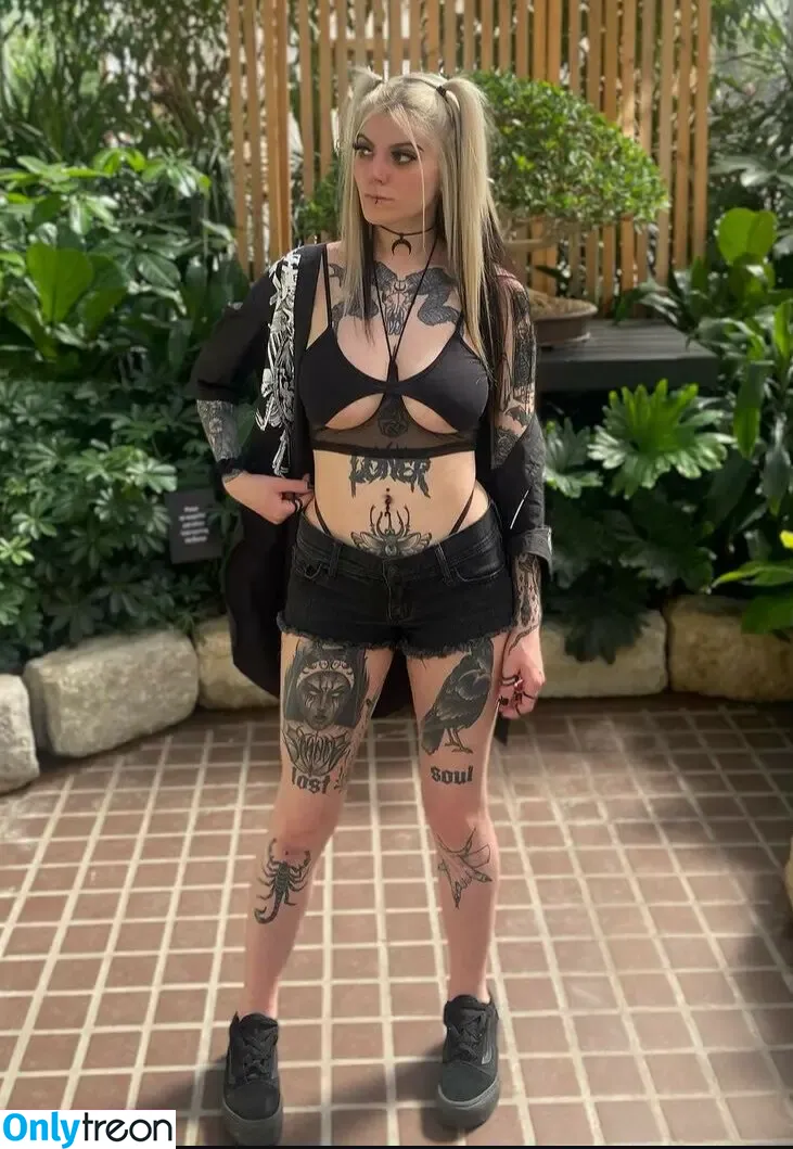 disasterpiece45 nude photo #0005 (Chloe / ____disasterpiece____ / __disasterpiece__ / chloerosenbaum)