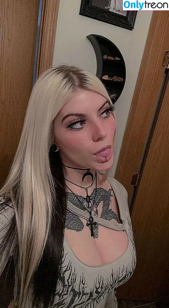 disasterpiece45 nude photo #0008 (Chloe / ____disasterpiece____ / __disasterpiece__ / chloerosenbaum)