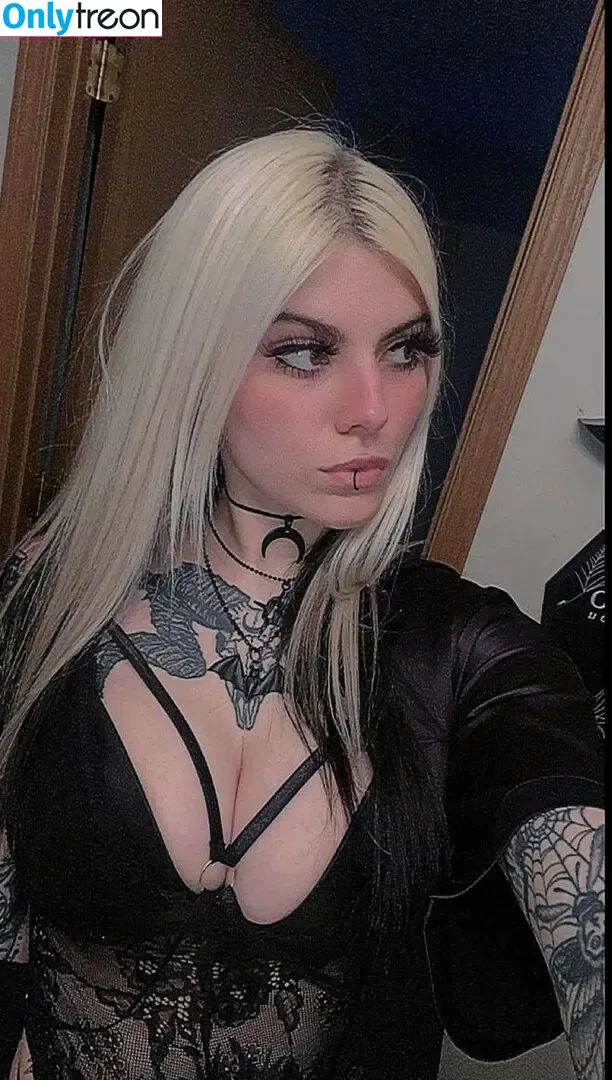 disasterpiece45 nude photo #0011 (Chloe / ____disasterpiece____ / __disasterpiece__ / chloerosenbaum)