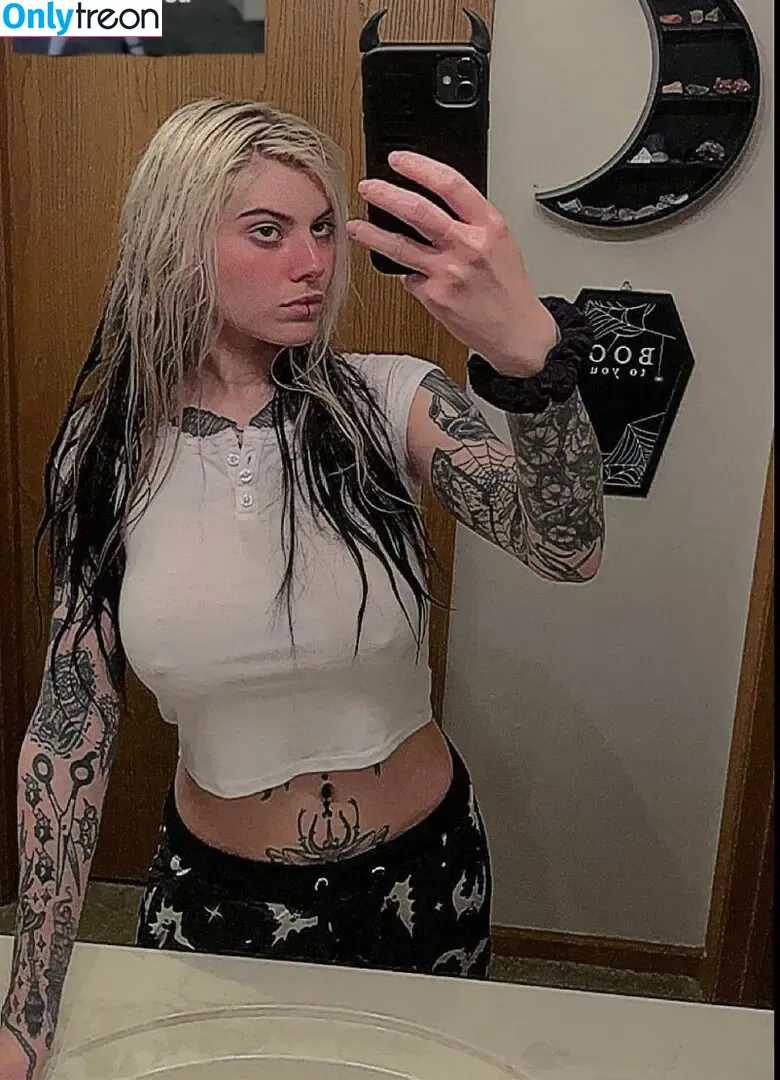 disasterpiece45 nude photo #0012 (Chloe / ____disasterpiece____ / __disasterpiece__ / chloerosenbaum)