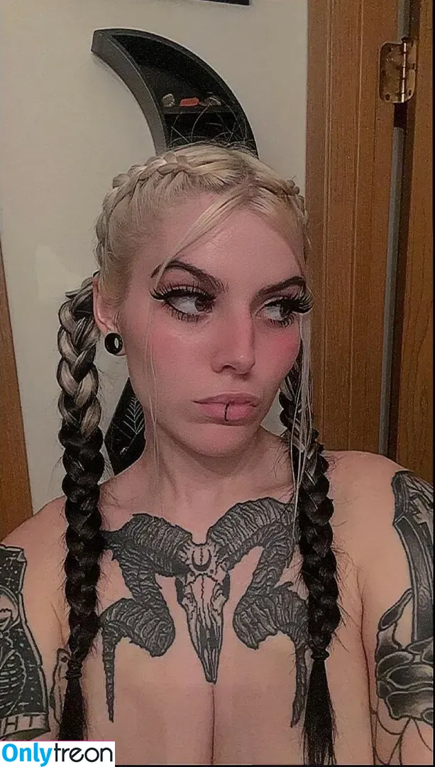 disasterpiece45 nude photo #0037 (Chloe / ____disasterpiece____ / __disasterpiece__ / chloerosenbaum)